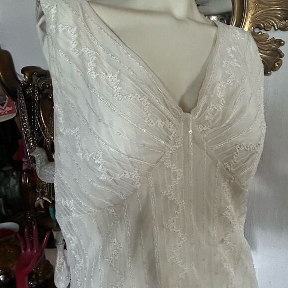 Cream Lace & Sequin Sleeveless Top - Picture 4 of 8